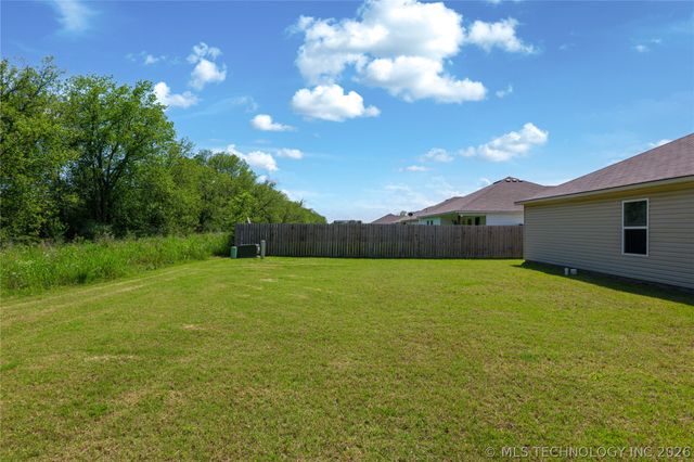 23489 S Donna Lane, Claremore, OK 74019
