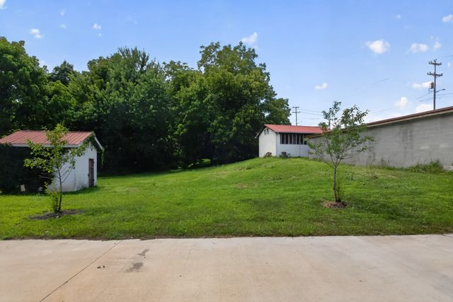 1416 Franklin St, Clarksville, TN 37040
