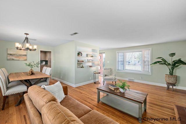 3923 MCCOMB AVE, Cheyenne, WY 82001