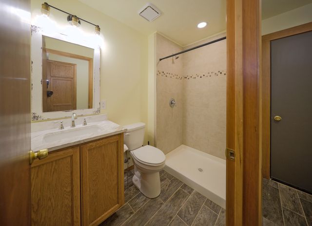 16829 N Wylie Dr, Nine Mile Falls, WA 99026