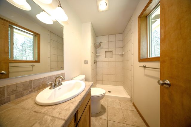 16829 N Wylie Dr, Nine Mile Falls, WA 99026