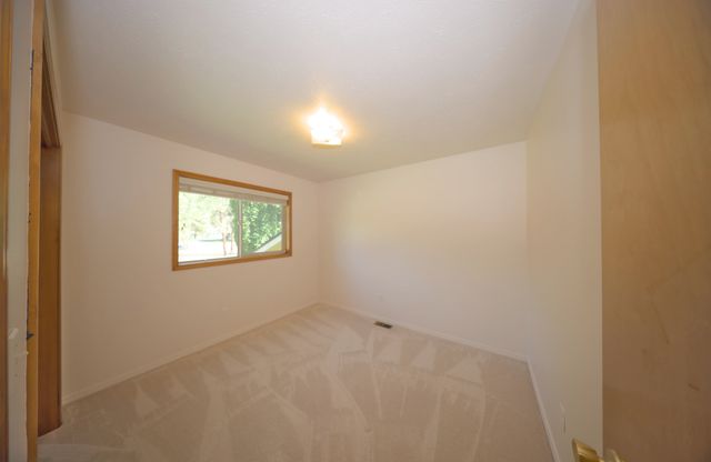 16829 N Wylie Dr, Nine Mile Falls, WA 99026