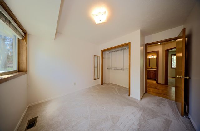 16829 N Wylie Dr, Nine Mile Falls, WA 99026