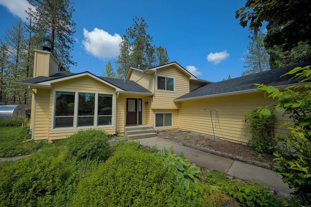16829 N Wylie Dr, Nine Mile Falls, WA 99026