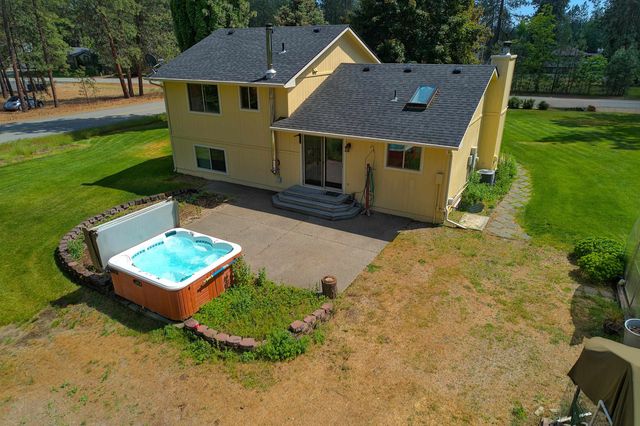 16829 N Wylie Dr, Nine Mile Falls, WA 99026