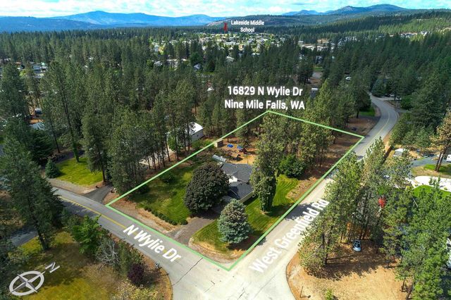 16829 N Wylie Dr, Nine Mile Falls, WA 99026