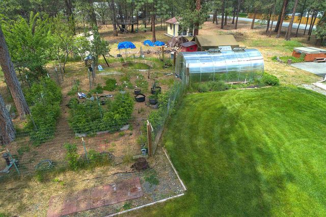 16829 N Wylie Dr, Nine Mile Falls, WA 99026