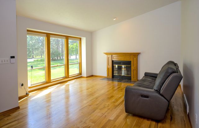 16829 N Wylie Dr, Nine Mile Falls, WA 99026