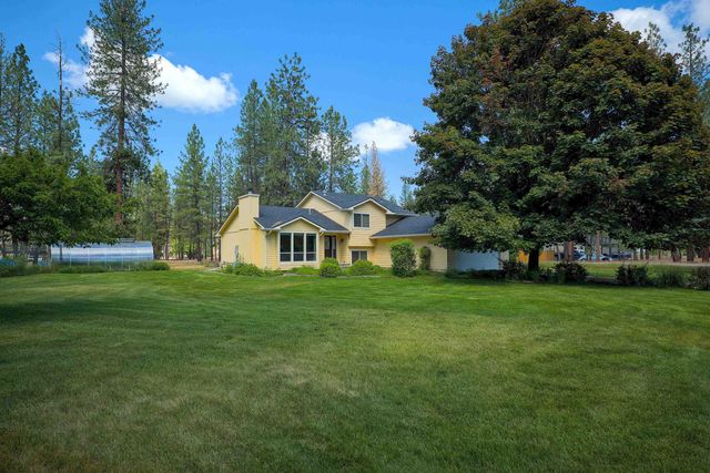 16829 N Wylie Dr, Nine Mile Falls, WA 99026