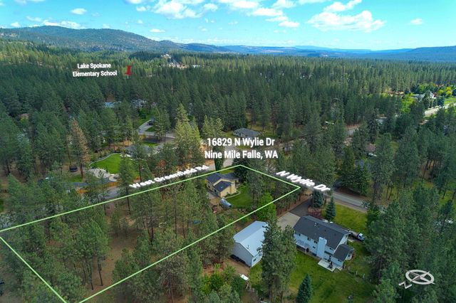 16829 N Wylie Dr, Nine Mile Falls, WA 99026