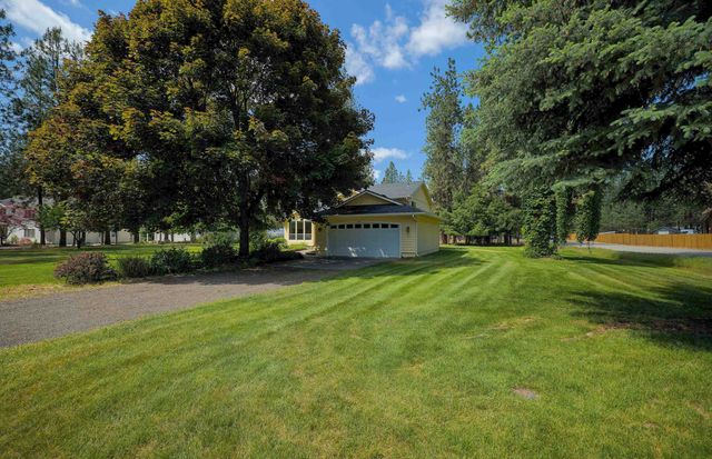 16829 N Wylie Dr, Nine Mile Falls, WA 99026
