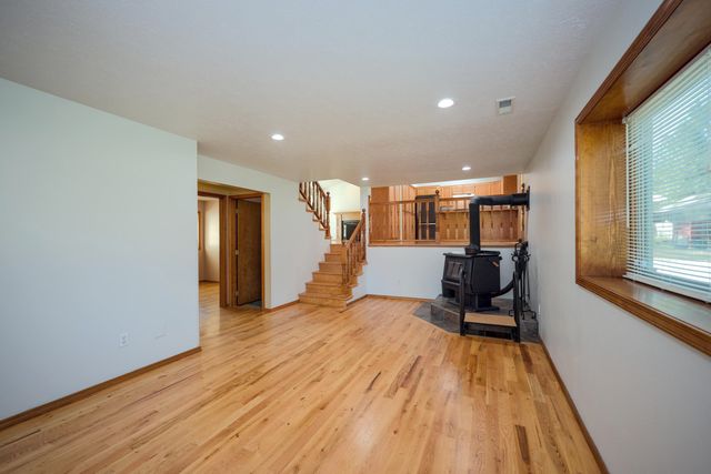16829 N Wylie Dr, Nine Mile Falls, WA 99026