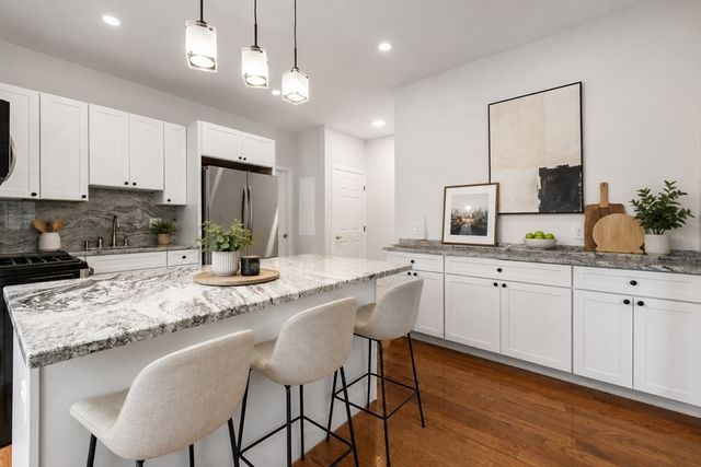 384 Adams St 1, Boston, MA 02122