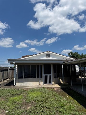 906 Jackson St, Thibodaux, LA 70301