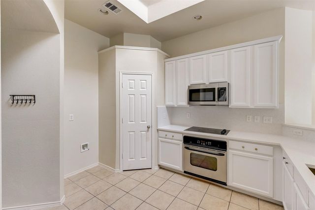 4905 Summer Oaks Lane, Fort Worth, TX 76123