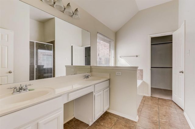 4905 Summer Oaks Lane, Fort Worth, TX 76123