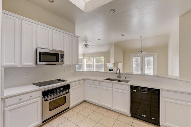 4905 Summer Oaks Lane, Fort Worth, TX 76123