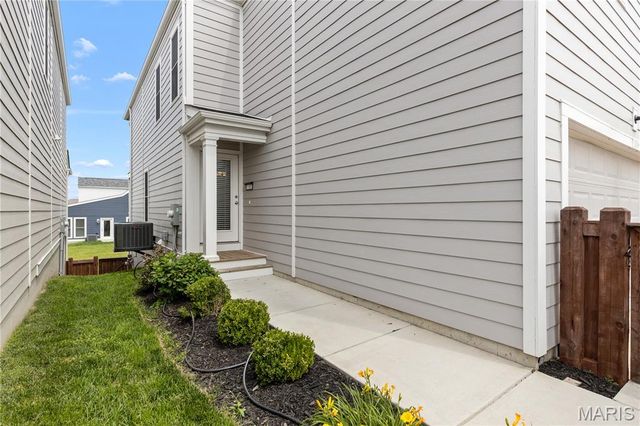 1108 Dyess Way, St Charles, MO 63301