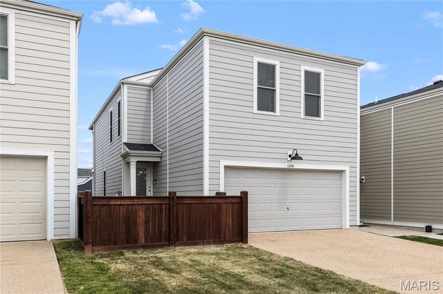 1108 Dyess Way, St Charles, MO 63301