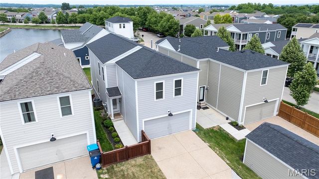 1108 Dyess Way, St Charles, MO 63301
