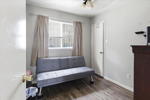 4019 Scarsdale Lane, Dallas, TX 75227