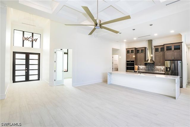 231 Legacy CT, Naples, FL 34110