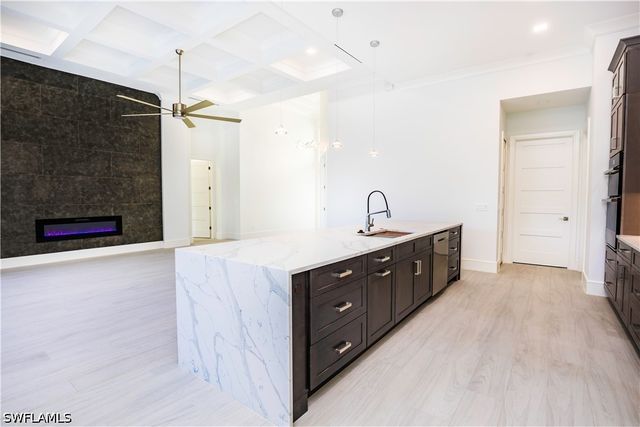 231 Legacy CT, Naples, FL 34110