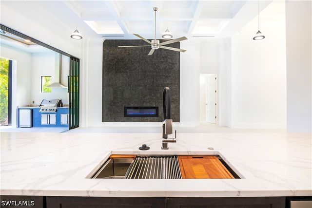 231 Legacy CT, Naples, FL 34110