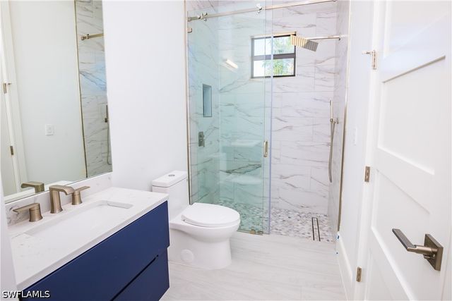 231 Legacy CT, Naples, FL 34110