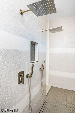 231 Legacy CT, Naples, FL 34110