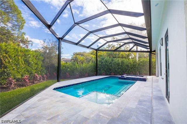 231 Legacy CT, Naples, FL 34110