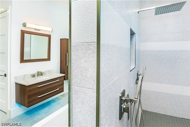 231 Legacy CT, Naples, FL 34110