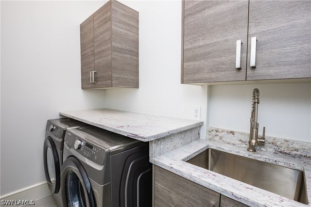 231 Legacy CT, Naples, FL 34110