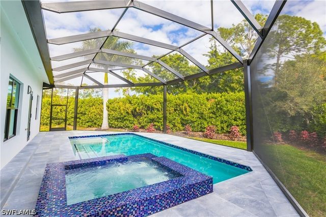 231 Legacy CT, Naples, FL 34110