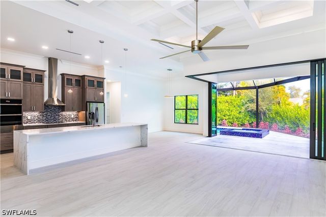 231 Legacy CT, Naples, FL 34110