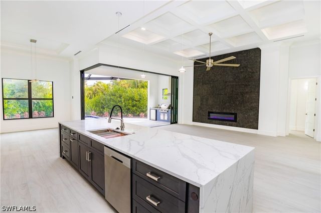 231 Legacy CT, Naples, FL 34110