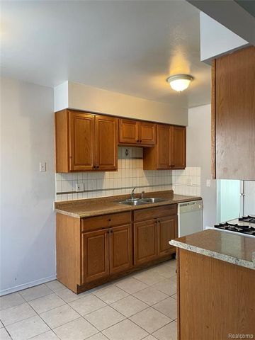 13958 Champagne Drive, Sterling Heights, MI 48312