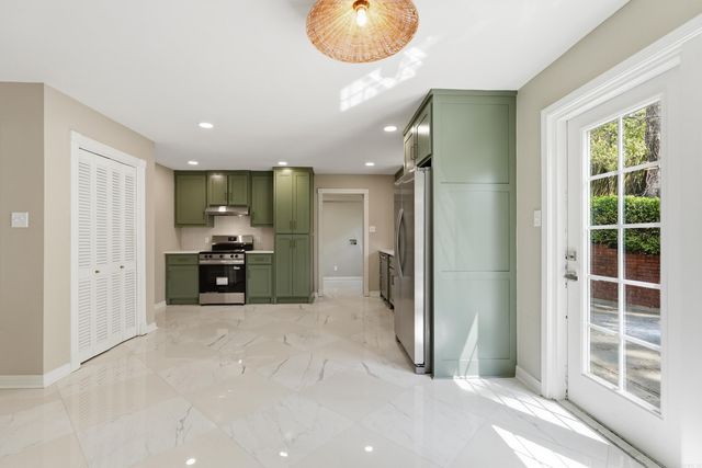 1 Van Lee Drive, Little Rock, AR 72205