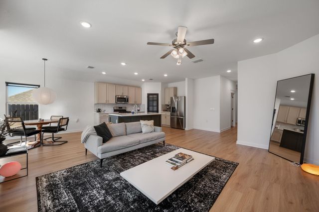 15607 Poppy Petal DR, Del Valle, TX 78617