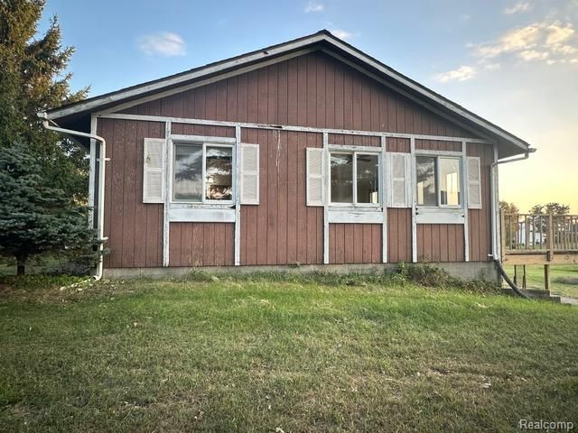 1795 Oakwood Road, Ortonville Village, MI 48462