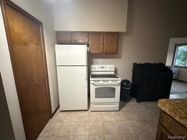 1795 Oakwood Road, Ortonville Village, MI 48462