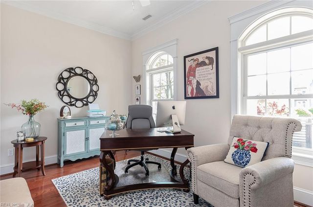 18 Brough LN, Hampton, VA 23669