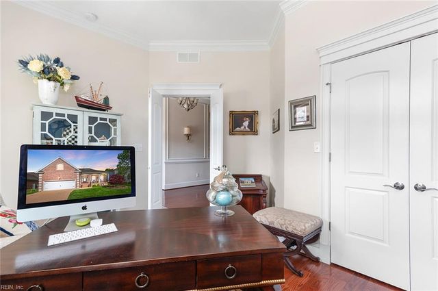 18 Brough LN, Hampton, VA 23669