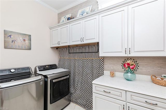18 Brough LN, Hampton, VA 23669