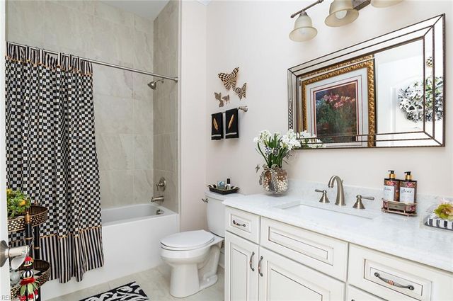 18 Brough LN, Hampton, VA 23669