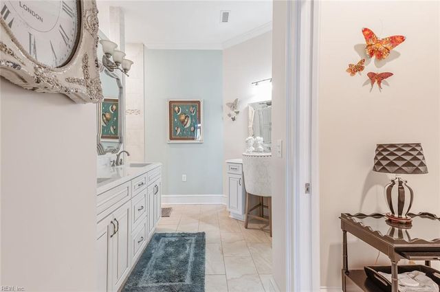 18 Brough LN, Hampton, VA 23669