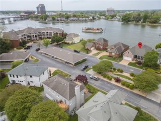 18 Brough LN, Hampton, VA 23669