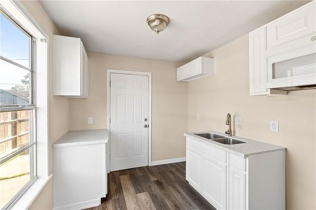 622 Airport B, Corpus Christi, TX 78405