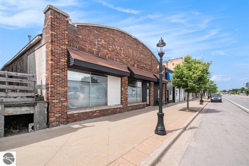 Image 3 of property listing at 352 S Cedar, Kalkaska, MI 49646