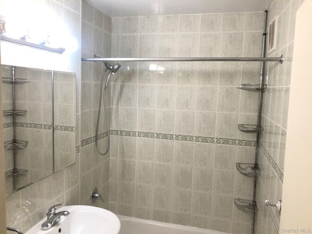 59-30 108 Street 5C, Corona, NY 11368